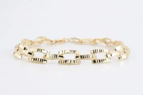 7 14k Yellow Gold Bracelet (5.82g.)