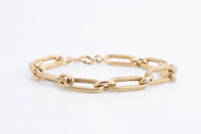 8 18k Yellow Gold Textured Link Bracelet (8.00g.)