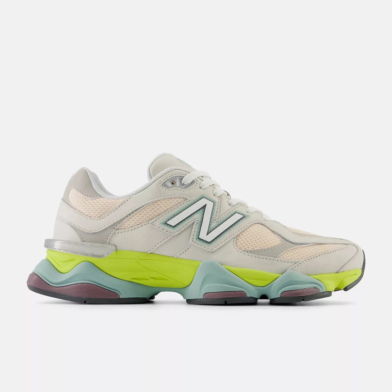 9060 in moonbeam and vintage rose | New Balance | EQVVS WOMEN