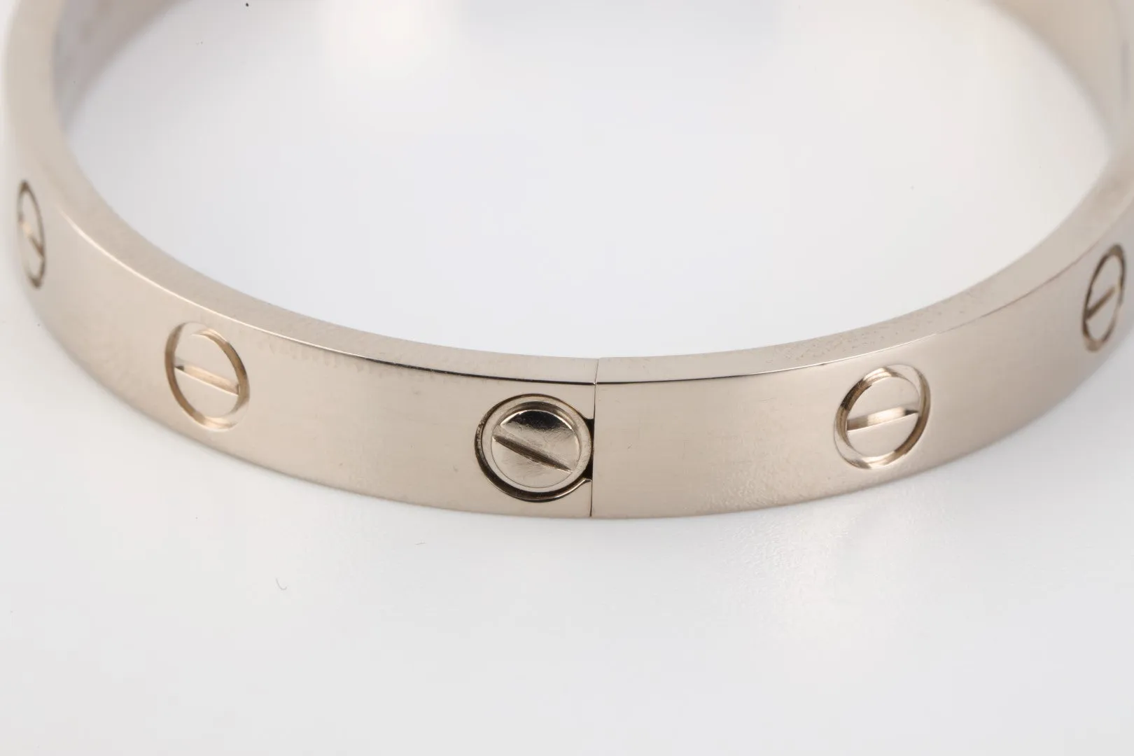 Cartier 18k White Gold Love Bracelet Size 16 (31.57g.)