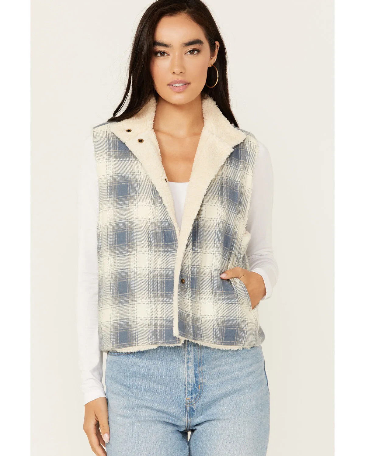 Cleo + Wolf Women's Alice Reversible Sherpa and Plaid Vest