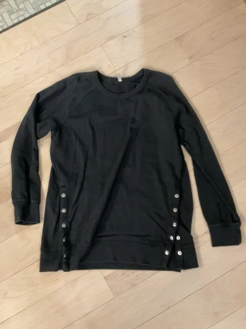 {{ClientCode}} BLACK JAG SWEATSHIRT tunic with snaps, XL