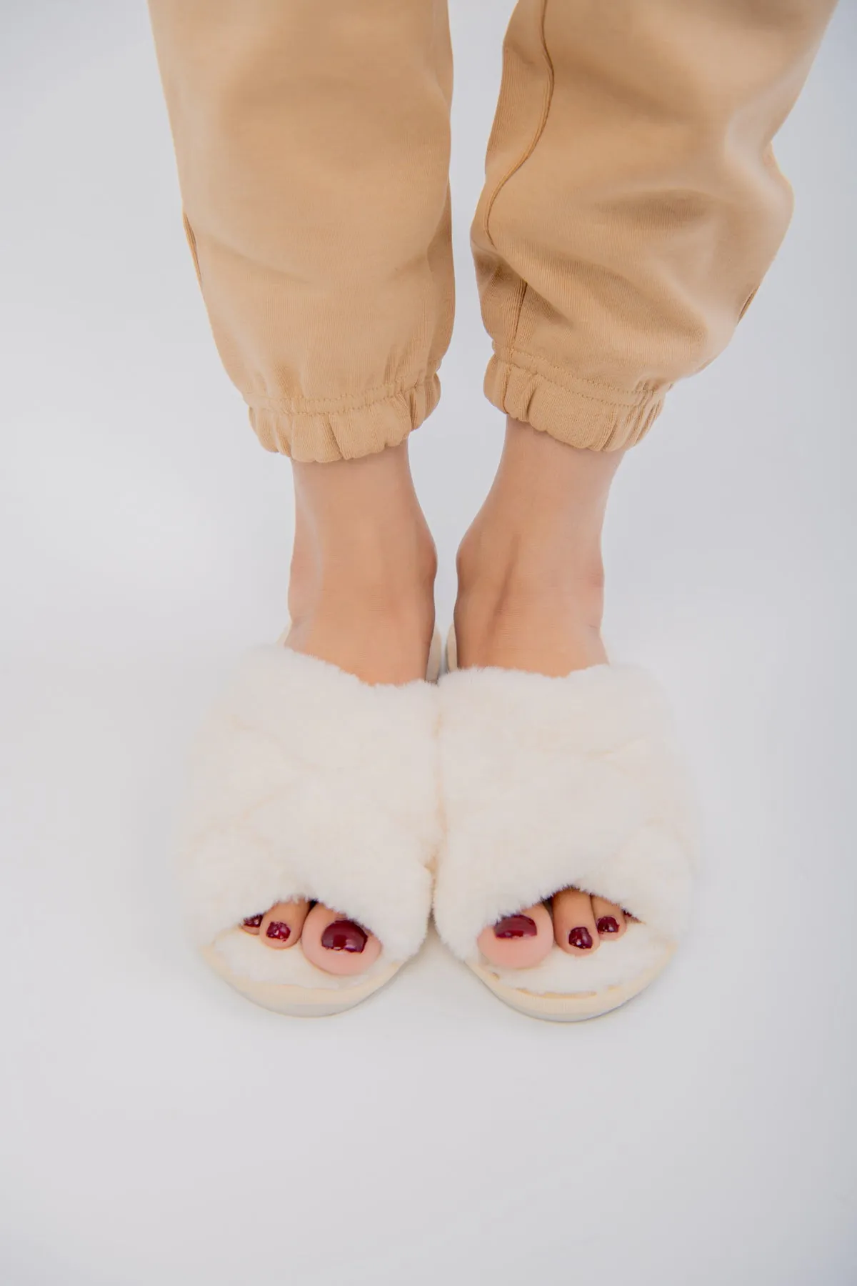 FUZZY SLIPPER-WFS01