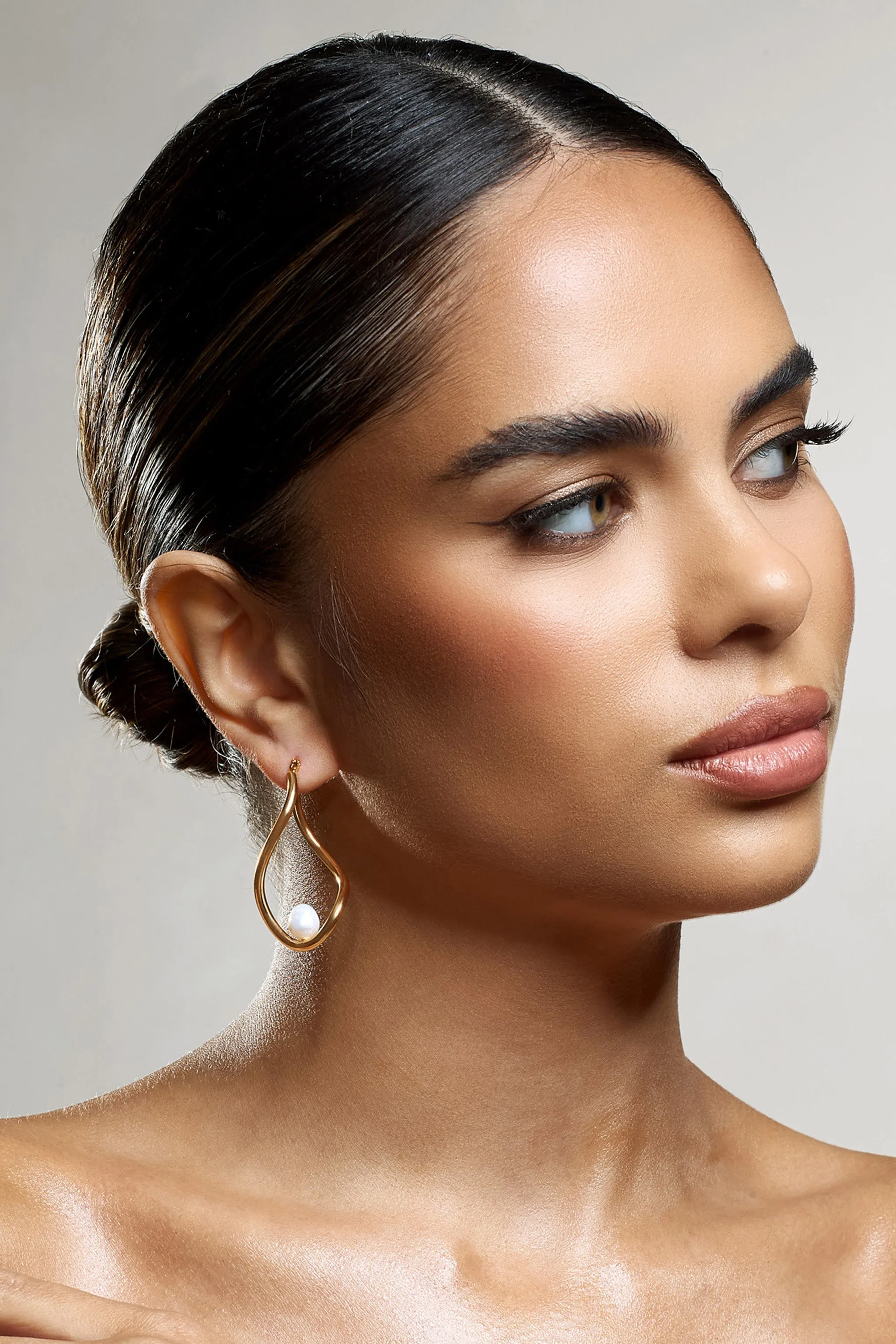 Louise | Gold Pearl Twisted Hoop Earrings