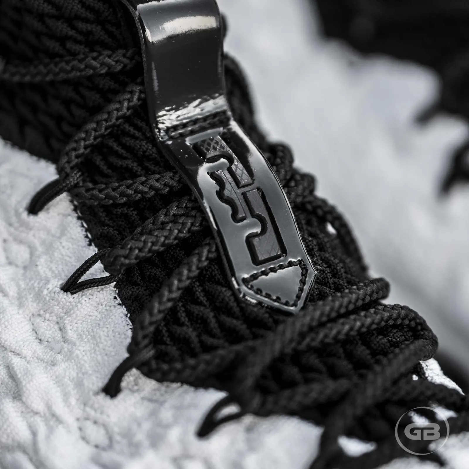 Nike LeBron 15 “Graffiti”