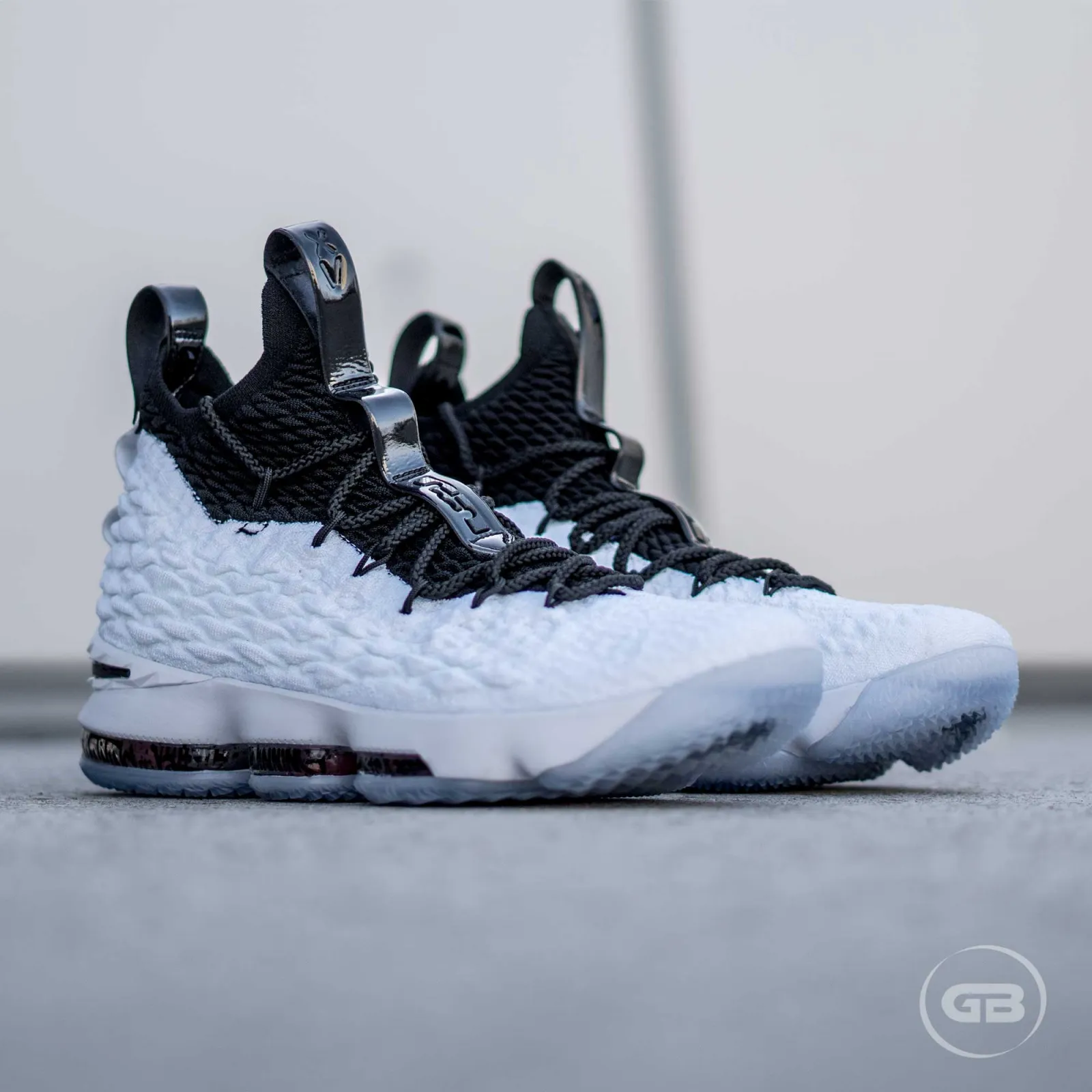 Nike LeBron 15 “Graffiti”