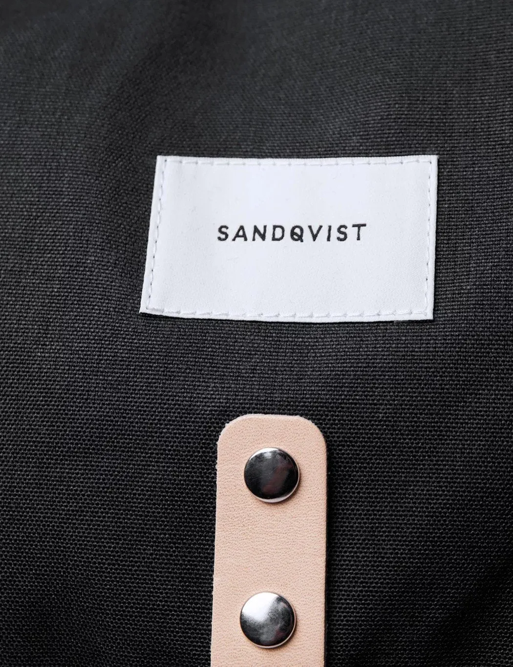 Sandqvist Roald Ground Backpack (Canvas) - Black/Natural Leather