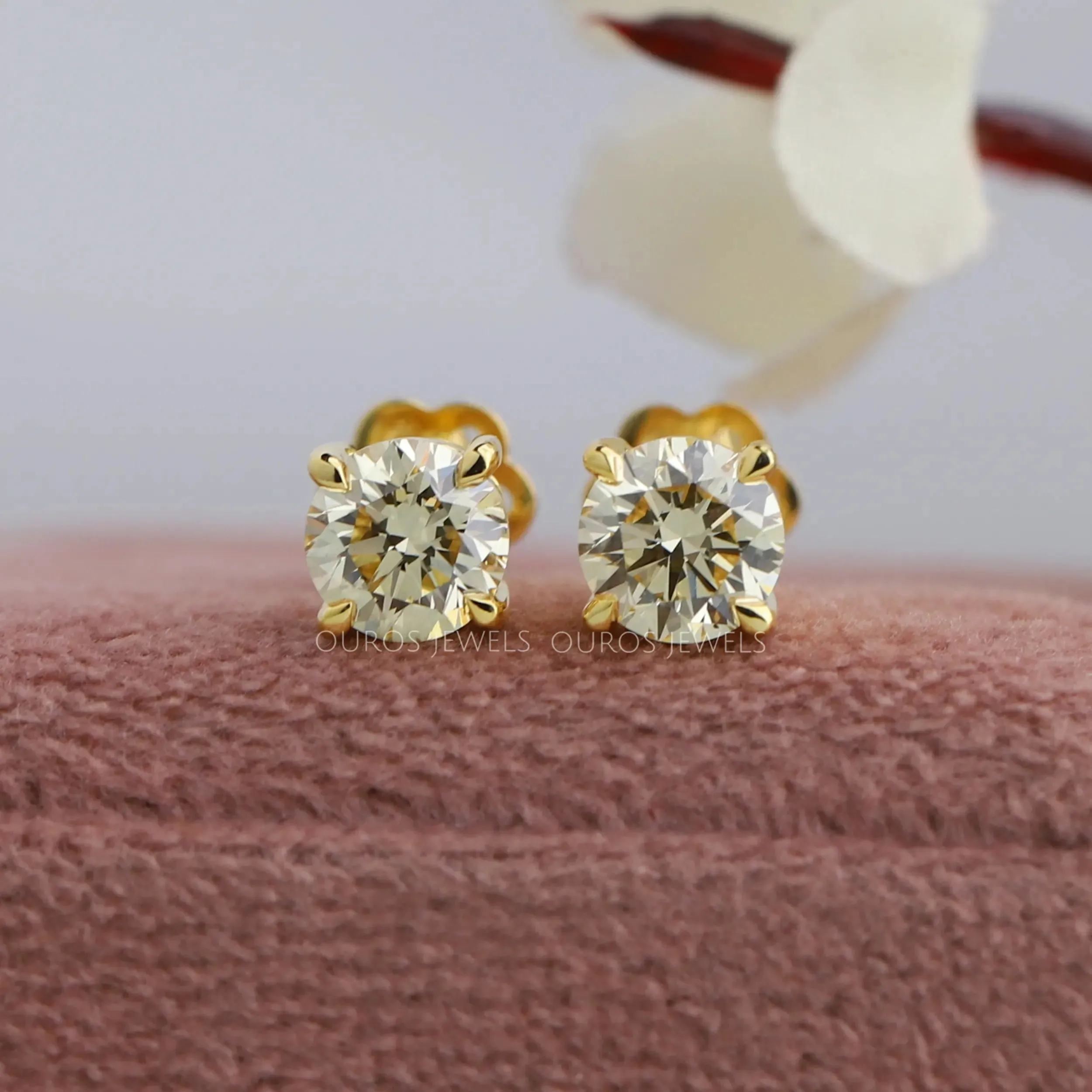 Yellow Round Diamond Stud Earrings